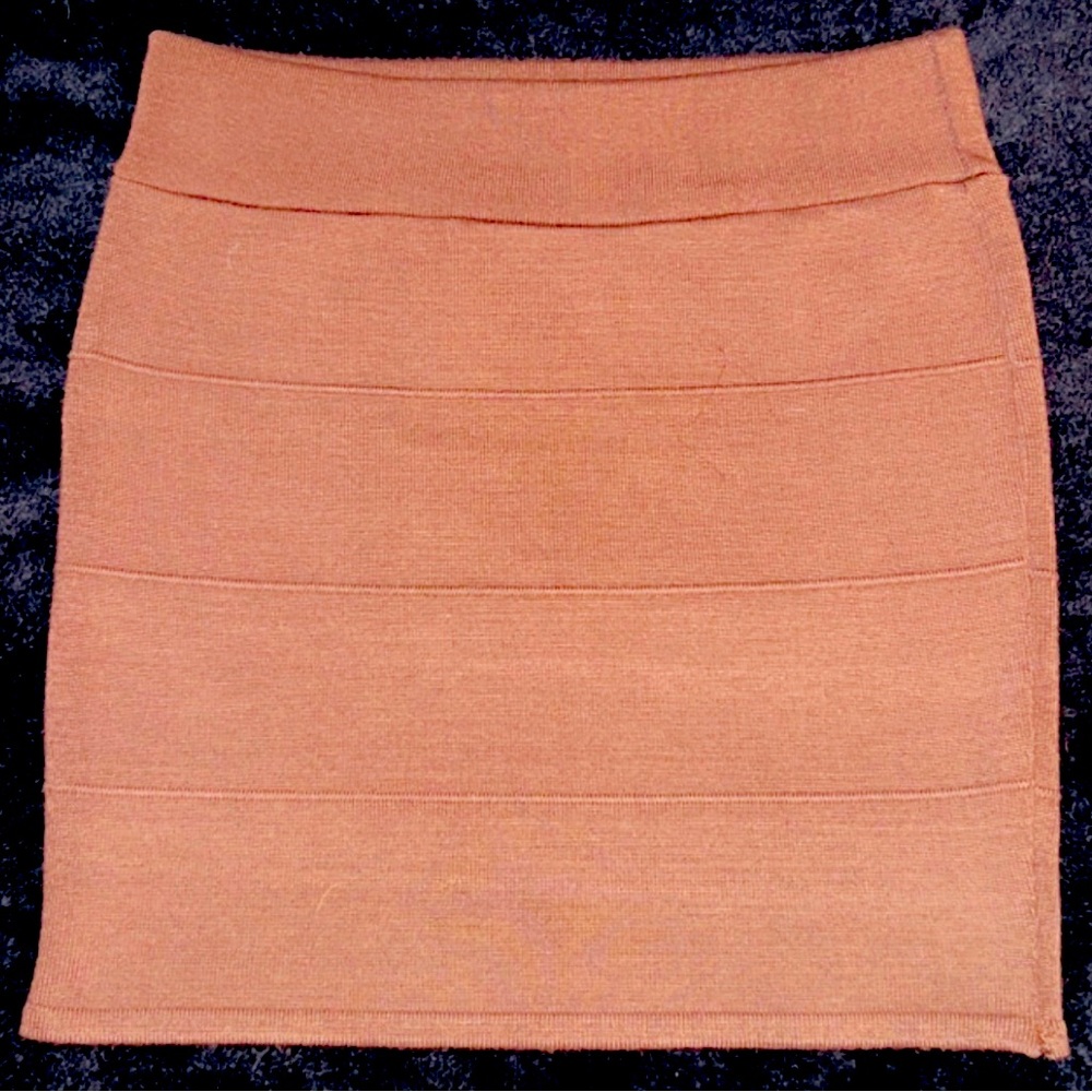 MINI SKIRT IN SOFT RIBBED KNIT❣️